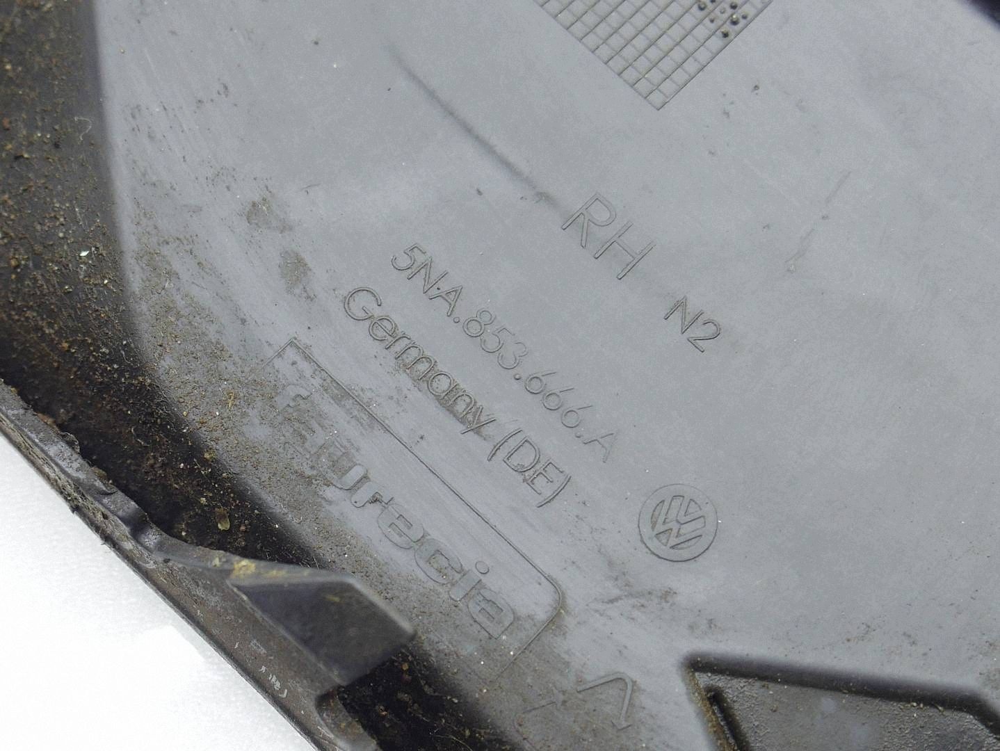 grid lower of a bumper right front VW TIGUAN II 5NA853666A