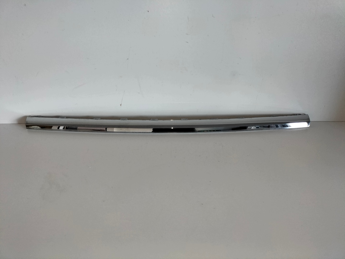 moulding cap chrom of a bumper front central VW T-ROC 17