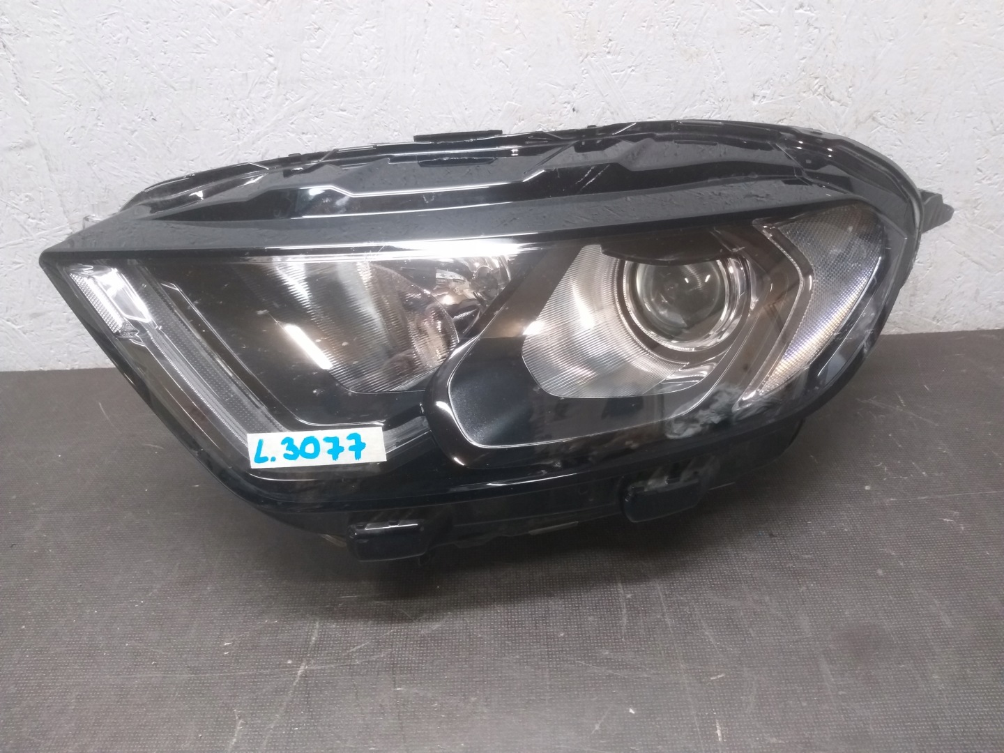 light front left FORD ECOSPORT LIFT XENON