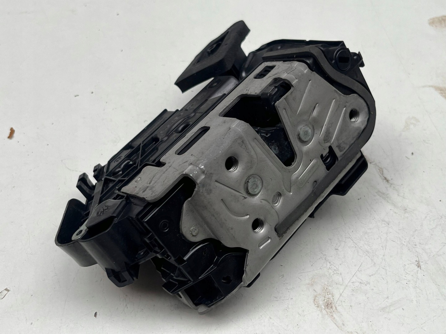 VOLKSWAGEN SEAT SKODA lock door right front 5TB837016E @M