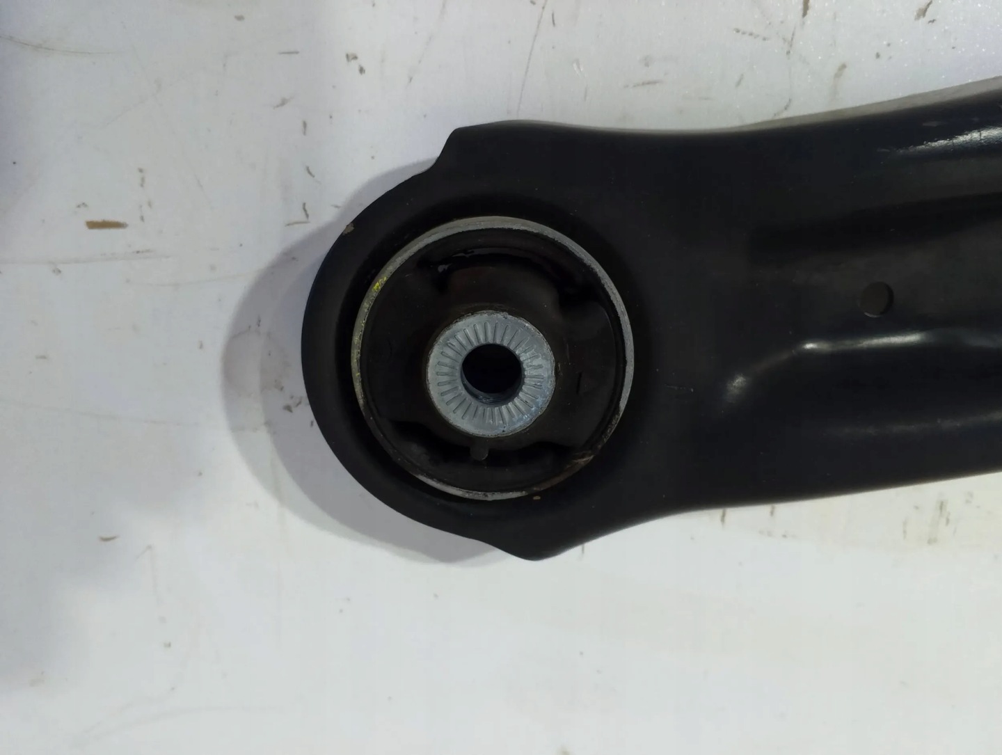 VW Tiguan II arm front left 3Q0407153D (Q195)