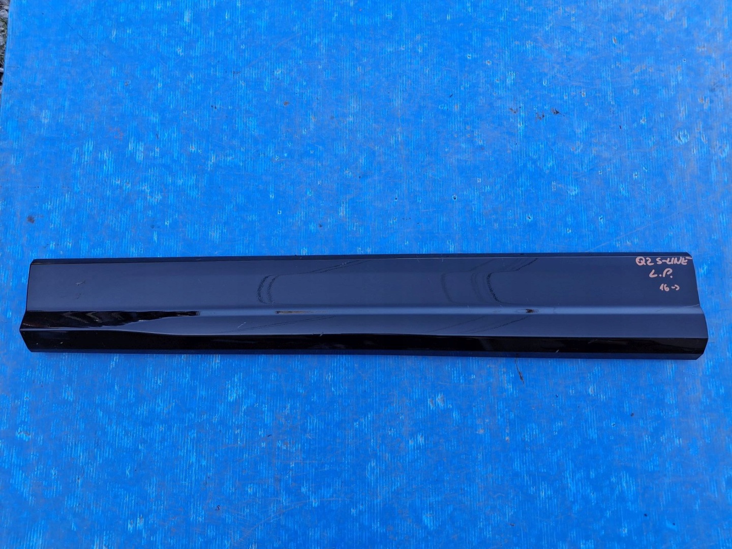 moulding for door left front AUDI Q2 S-LINE 2016R->