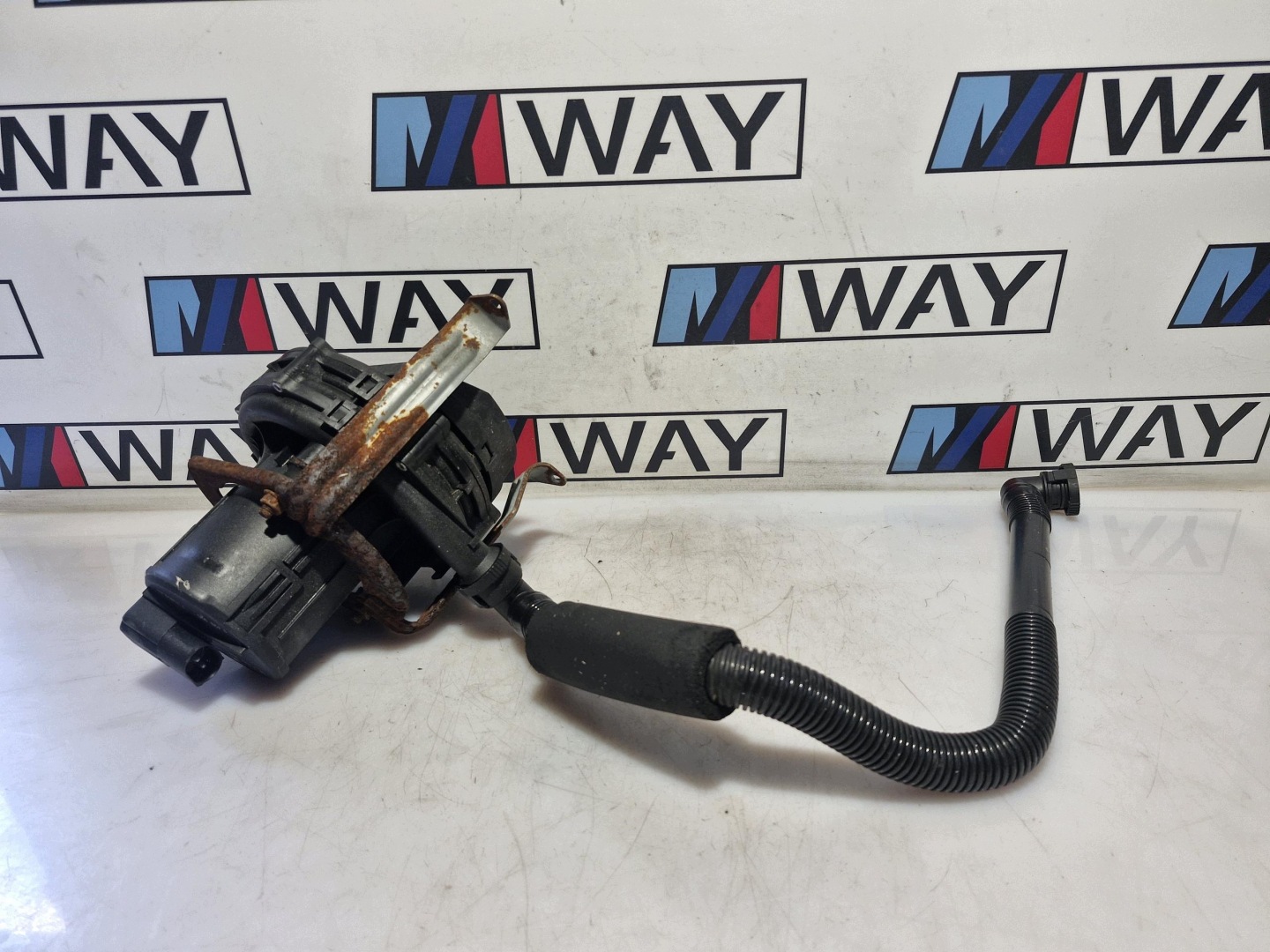 1433959 BMW E39 pump air WTORNEGO