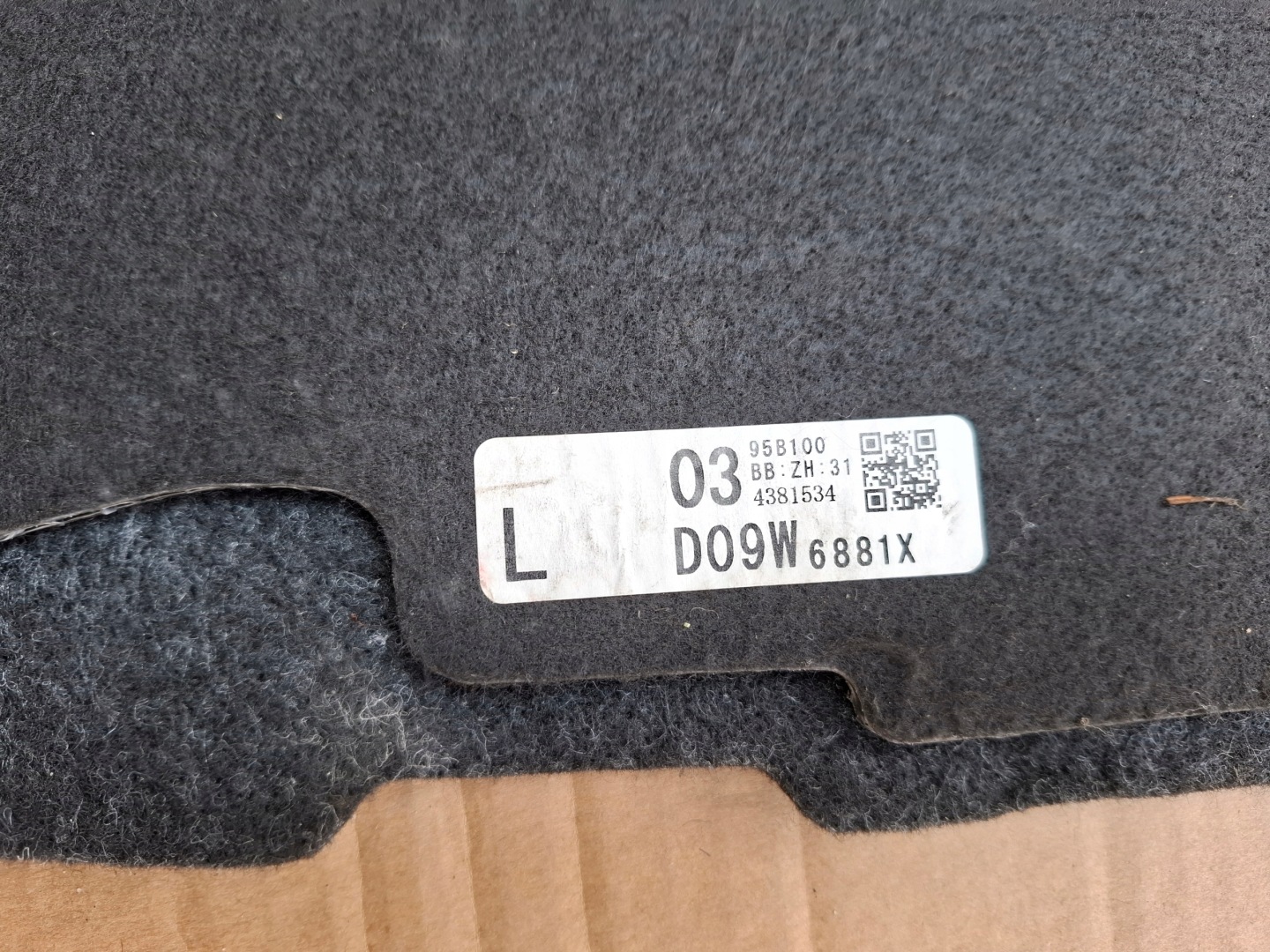 floor mats boot Mazda 2 DJ 22r D09W6881X