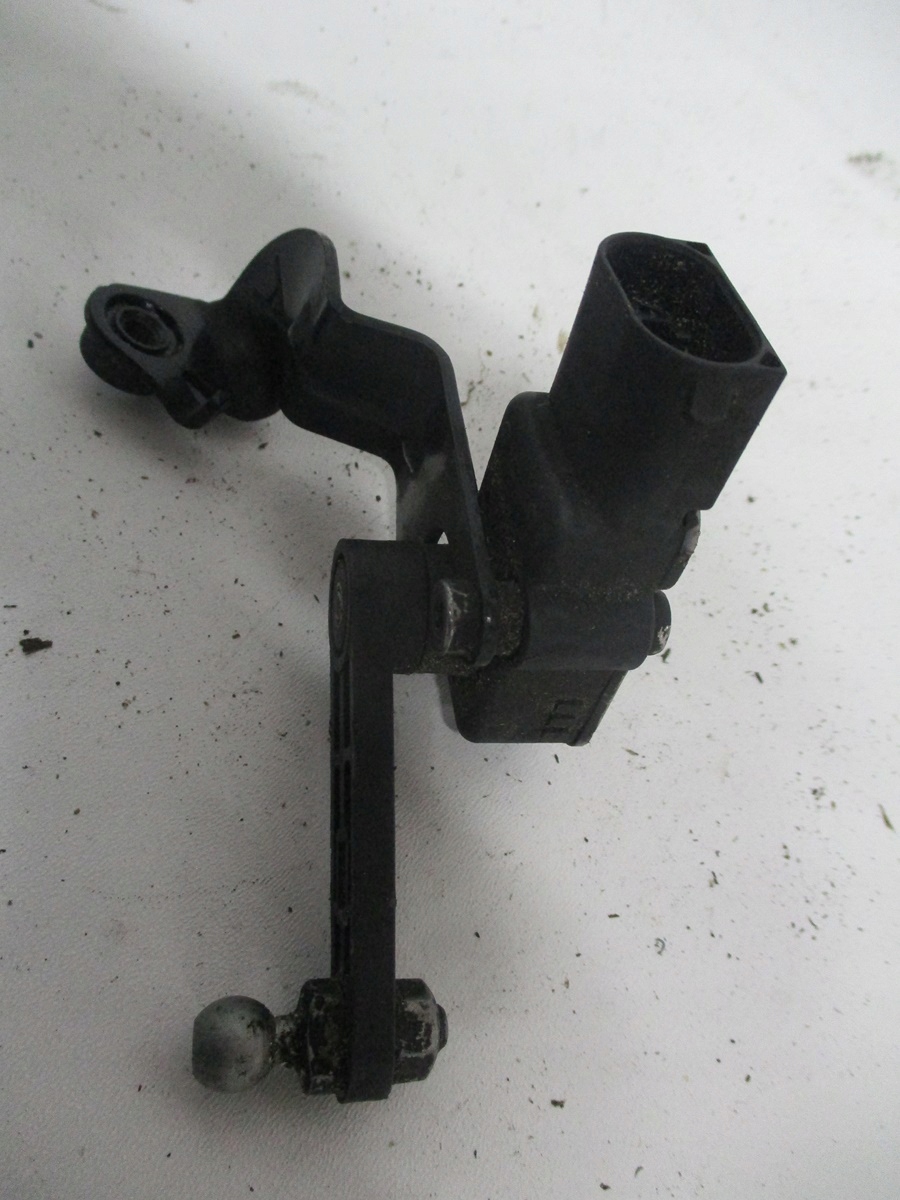 Sensor POZIOMOWANIA Leuchten BMW 6867646