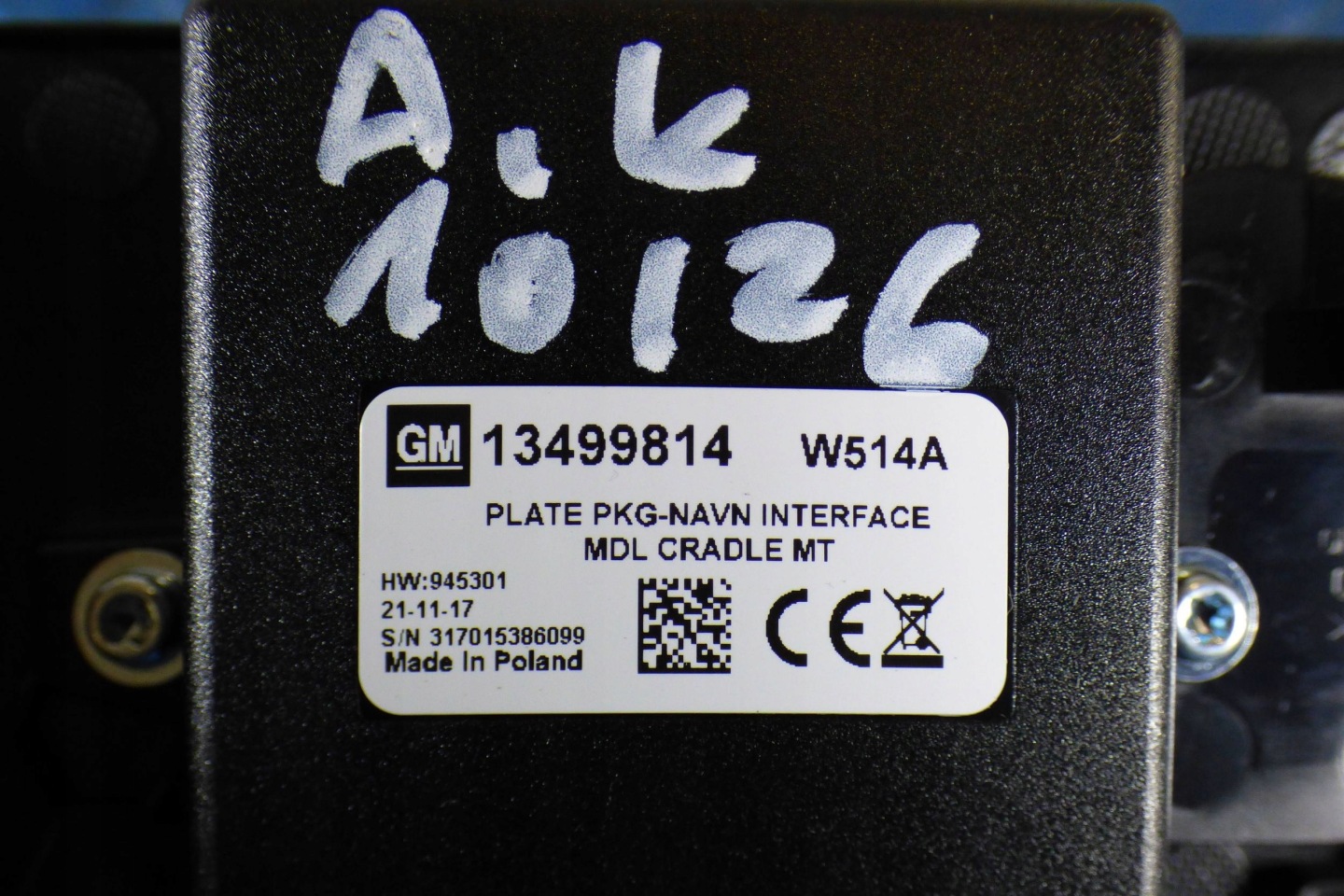 Opel Astra K V panel ladowania telefonu 13499814