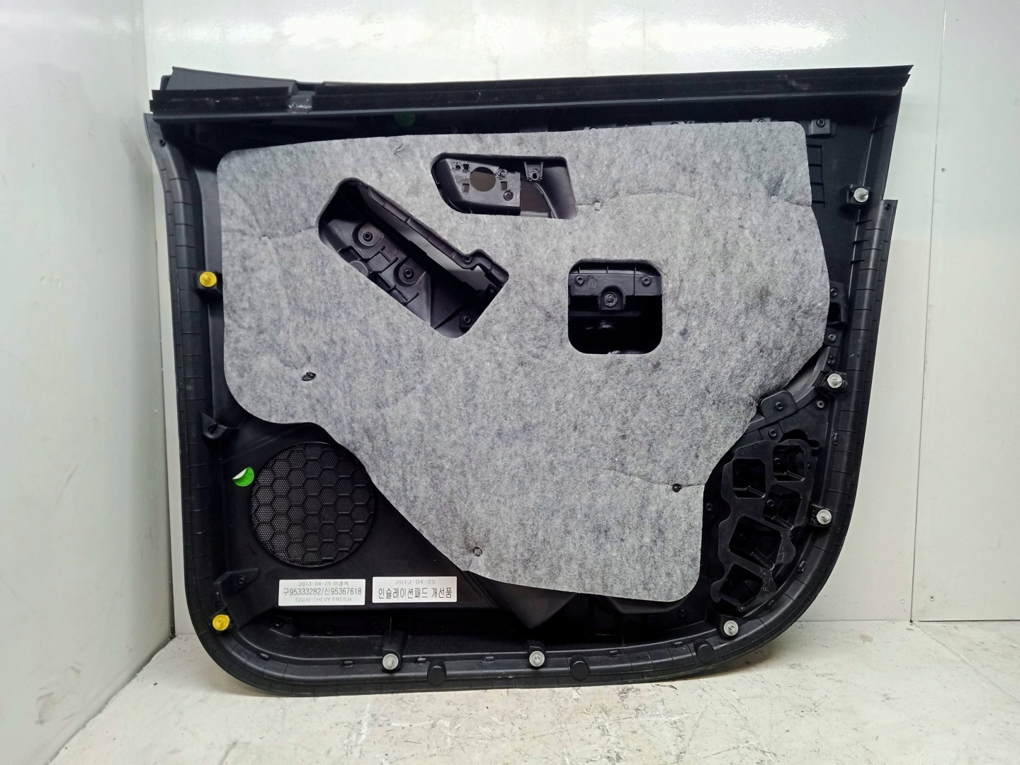 CHEVROLET TRAX upholstery side door left front 2013R