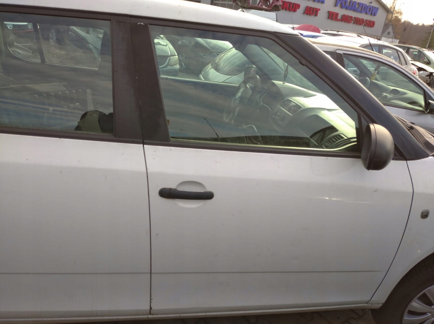 SKODA FABIA 2 II HB 5D door left rear part rear. BIALE LF9E