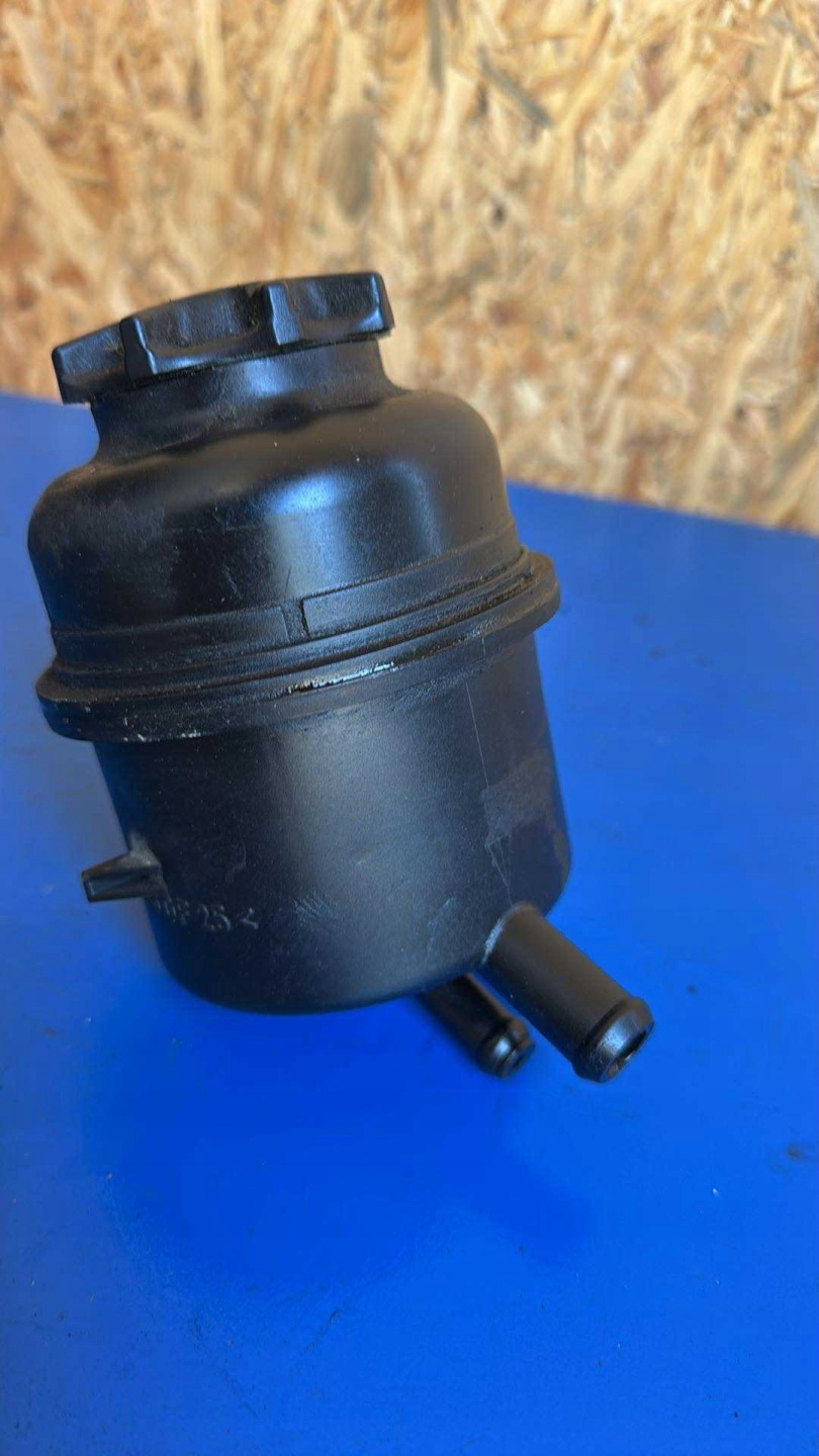 serbatoio LIQUIDO SERVOSTERZO SAAB 93 9-3 2.2 TID tappo D223L