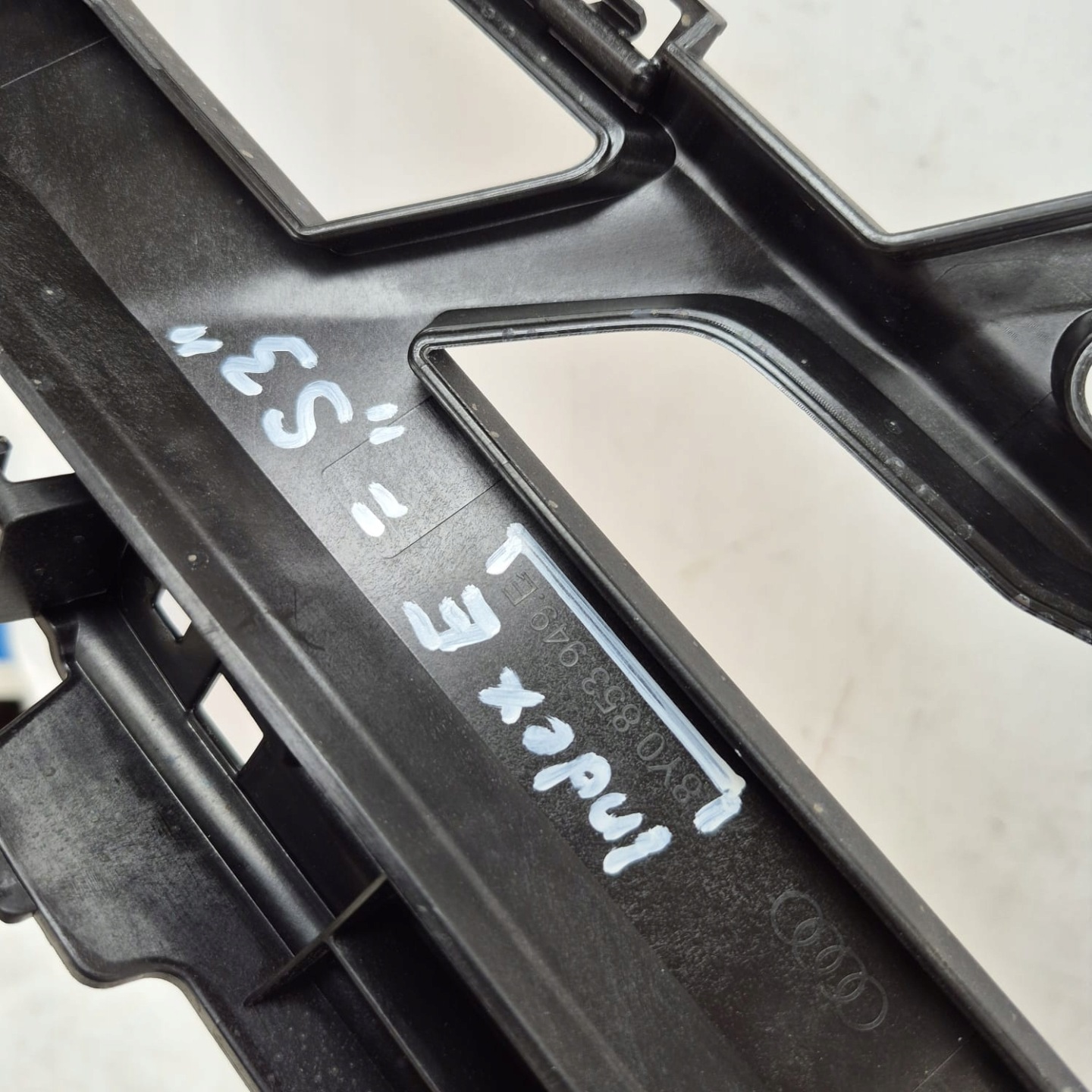 AUDI A3 8Y LIFT 22- S-LINE pillar GRILLA grille front 8Y0853949E