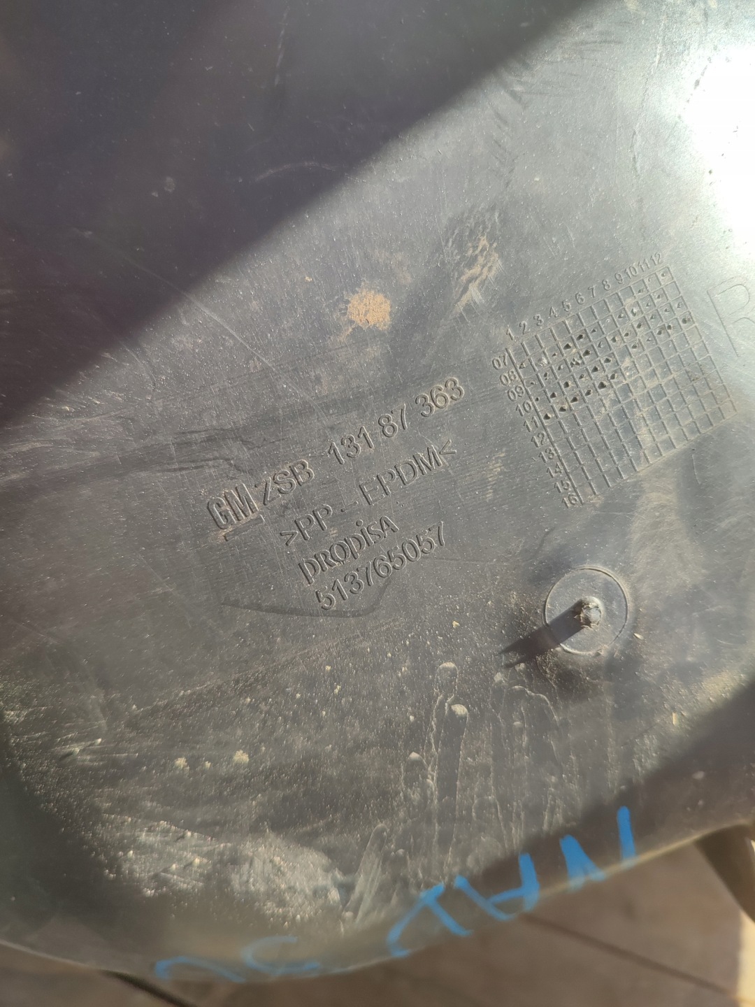 mudguard right rear part right rear. OPEL CORSA E 13187363