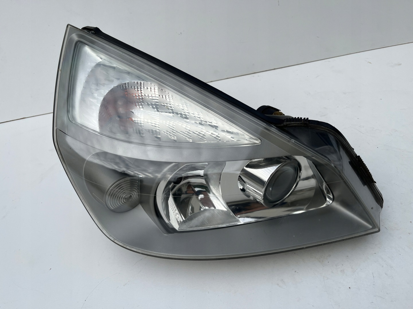 Reflektor light right front Renault ESPACE IV Xenon Europa 02-06r.