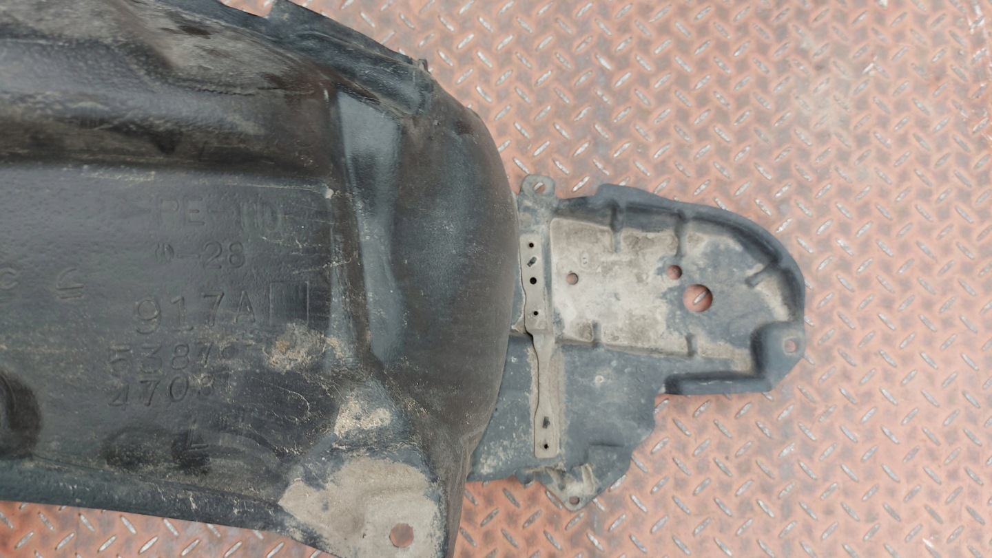 mudguard left front TOYOTA PRIUS III 09-15