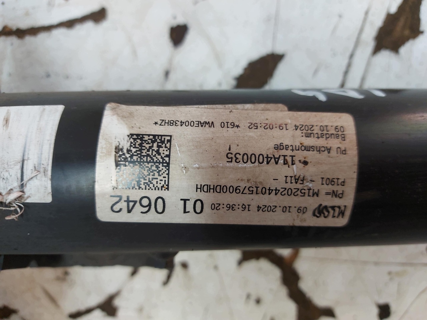 VW ID4 11A , 2024r SUV 5D swing arm shock absorber front left