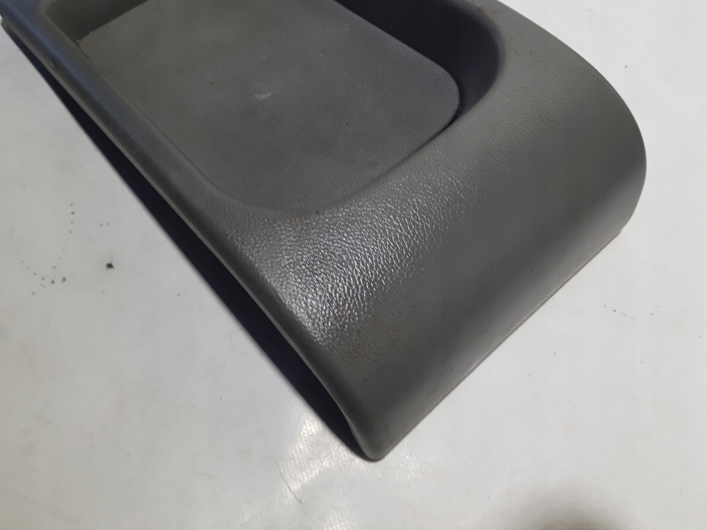 Handschuhfach mitte KANAPY heck TUNEL mitte MERCEDES W209 COUPE 2098400274