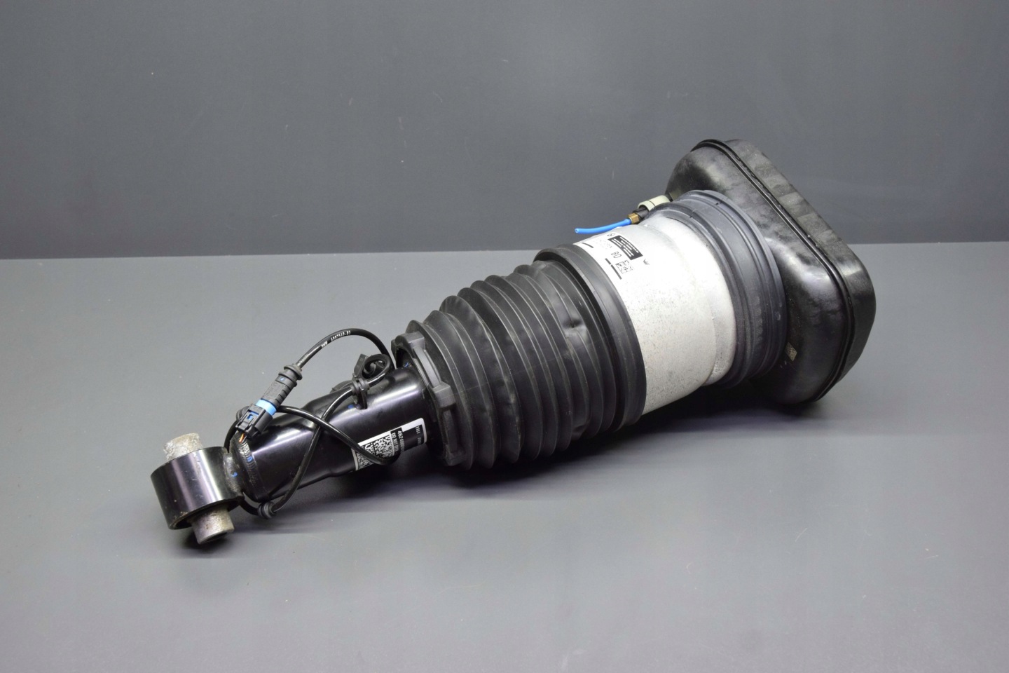 shock absorber right rear part BMW X7 G07 2293km