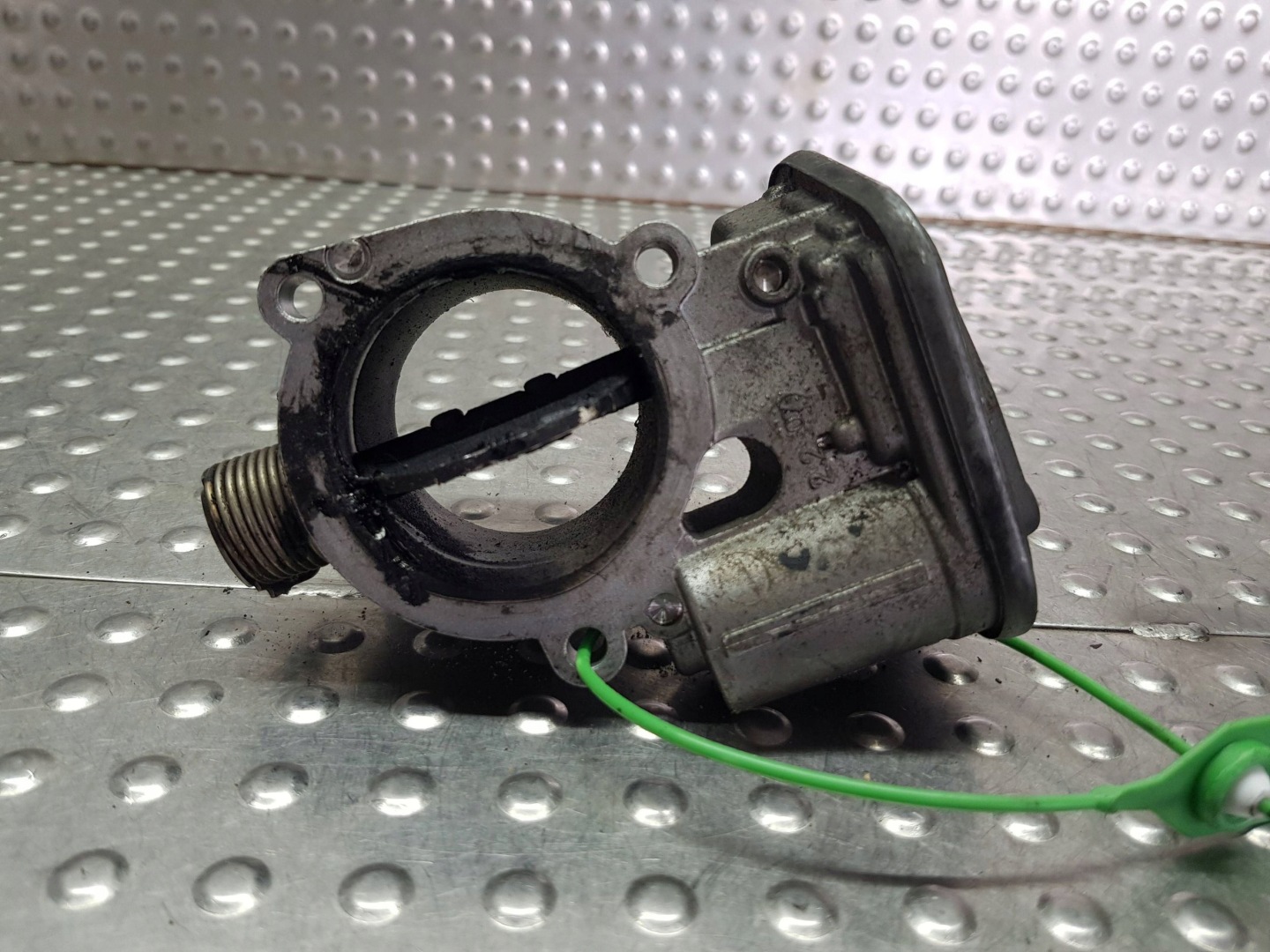 Vanne boitier papillon de l’air 7804373 BMW E60 E61 E81 E83 E84 E87 E90 2.0 D N47