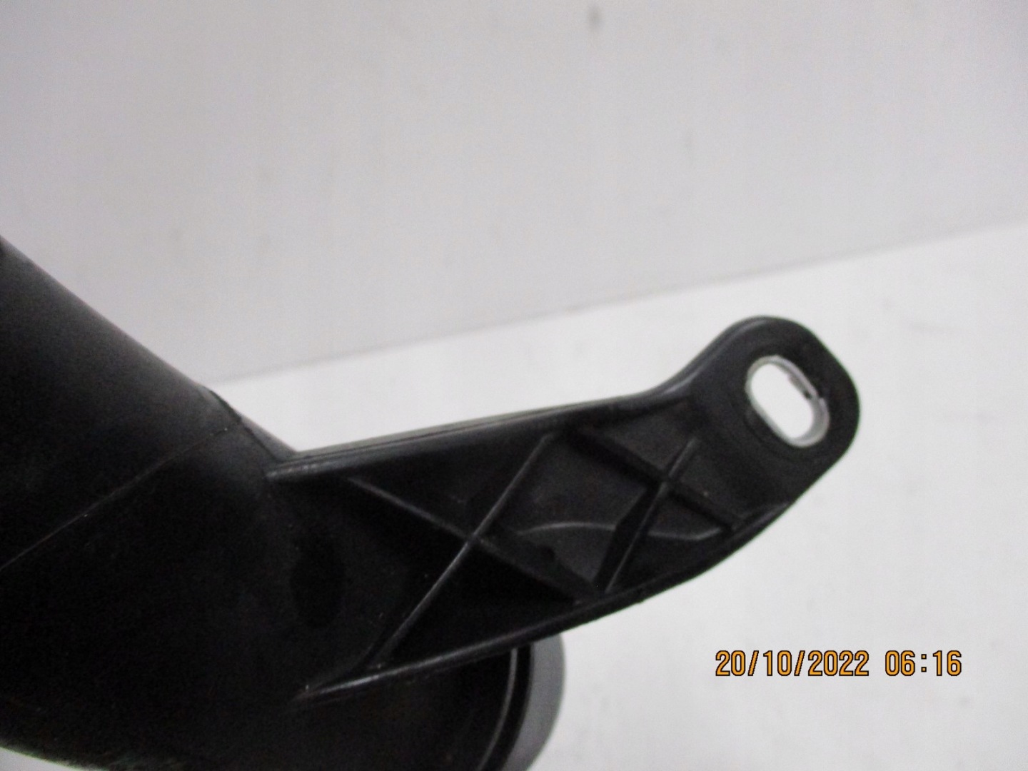 pipe LAND ROVER GJ32-6C782-AA
