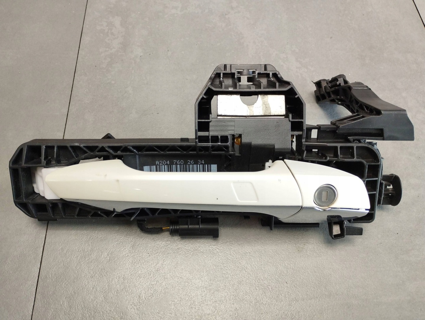 Mercedes-Benz GLE W166 handle right front UK 799 A2047602634