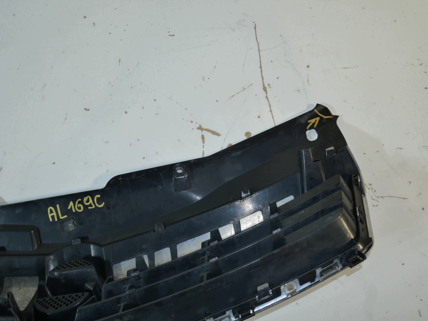 OPEL ASTRA H 3 III 04-08 grill grille radiator 13225775