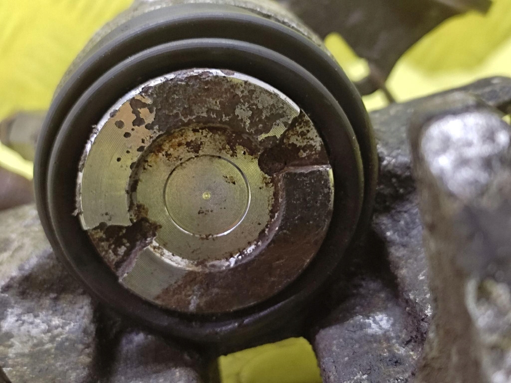 SKODA OCTAVIA 1.9 TDI caliper right rear part