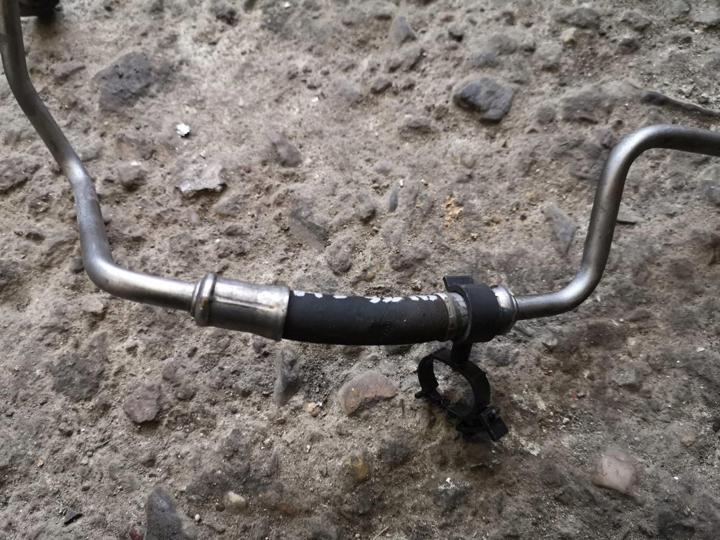 AUDI A5 A4 pipe oil line tube 059145771AA