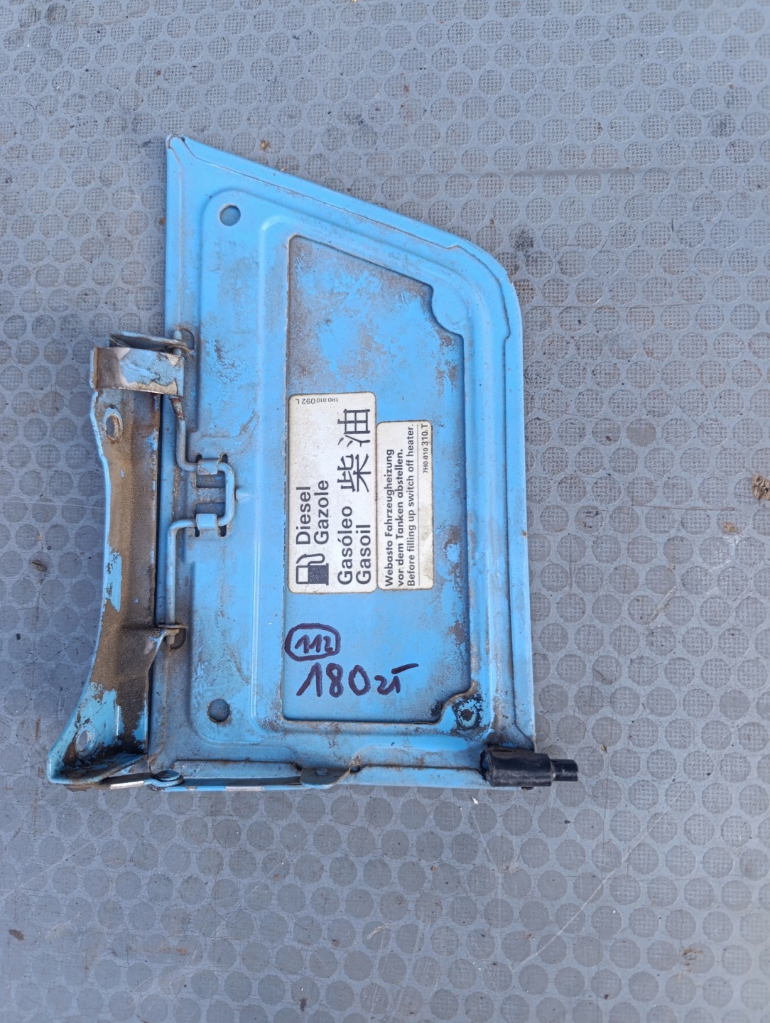 VW T5 KLAPKA Blech Blende Abdeckung Tankklappe des Kraftstoffsbehälters blaue