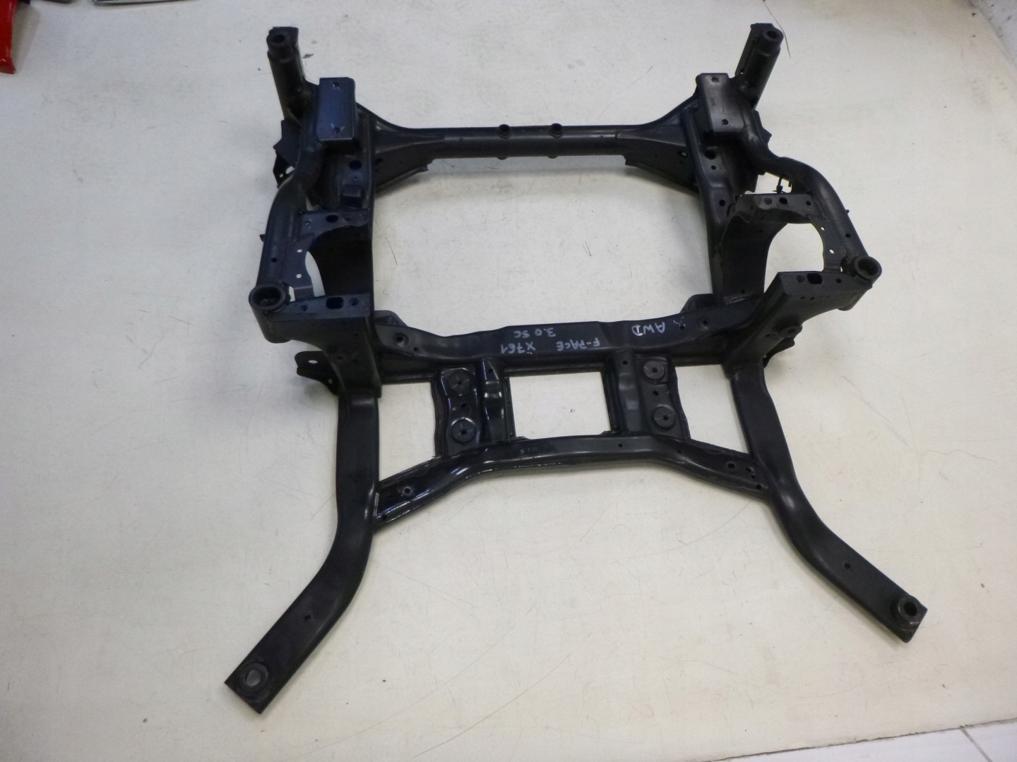 RANGE ROVER VELAR L560 axle beam subframe axle beam AWD