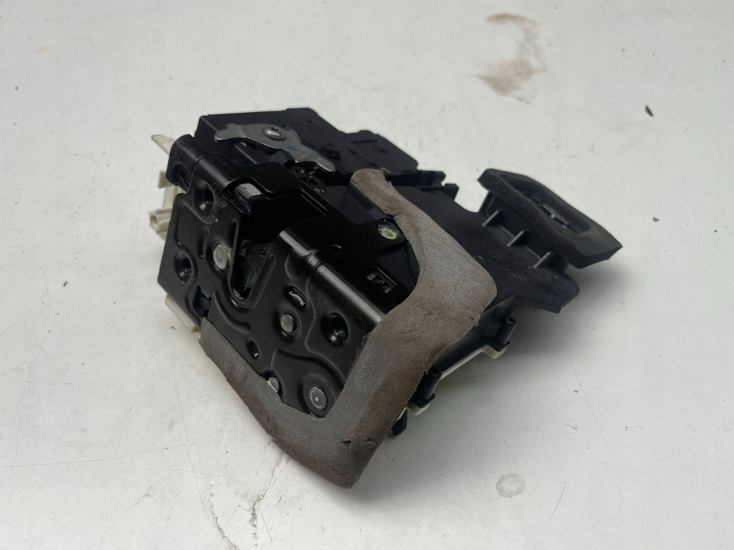 AUDI A6 C8 lock door right front 4K1837016H @M