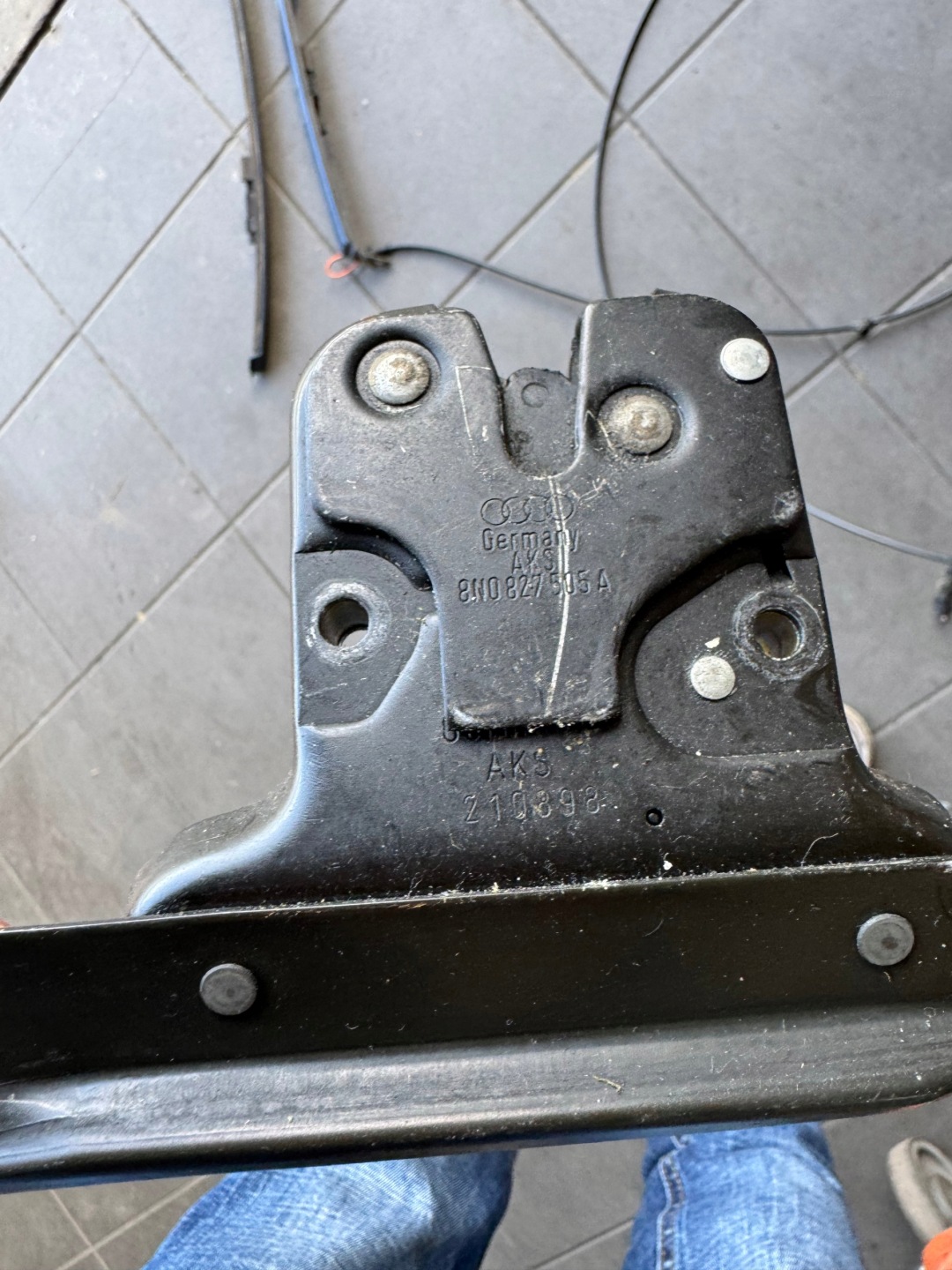 lock bonnet 8N0827505A Audi TT original KOMPLET Z rope