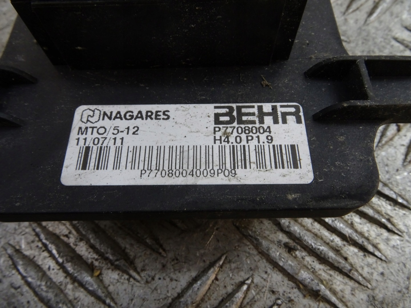 PEUGEOT 3008 heater fan resistor P7708004