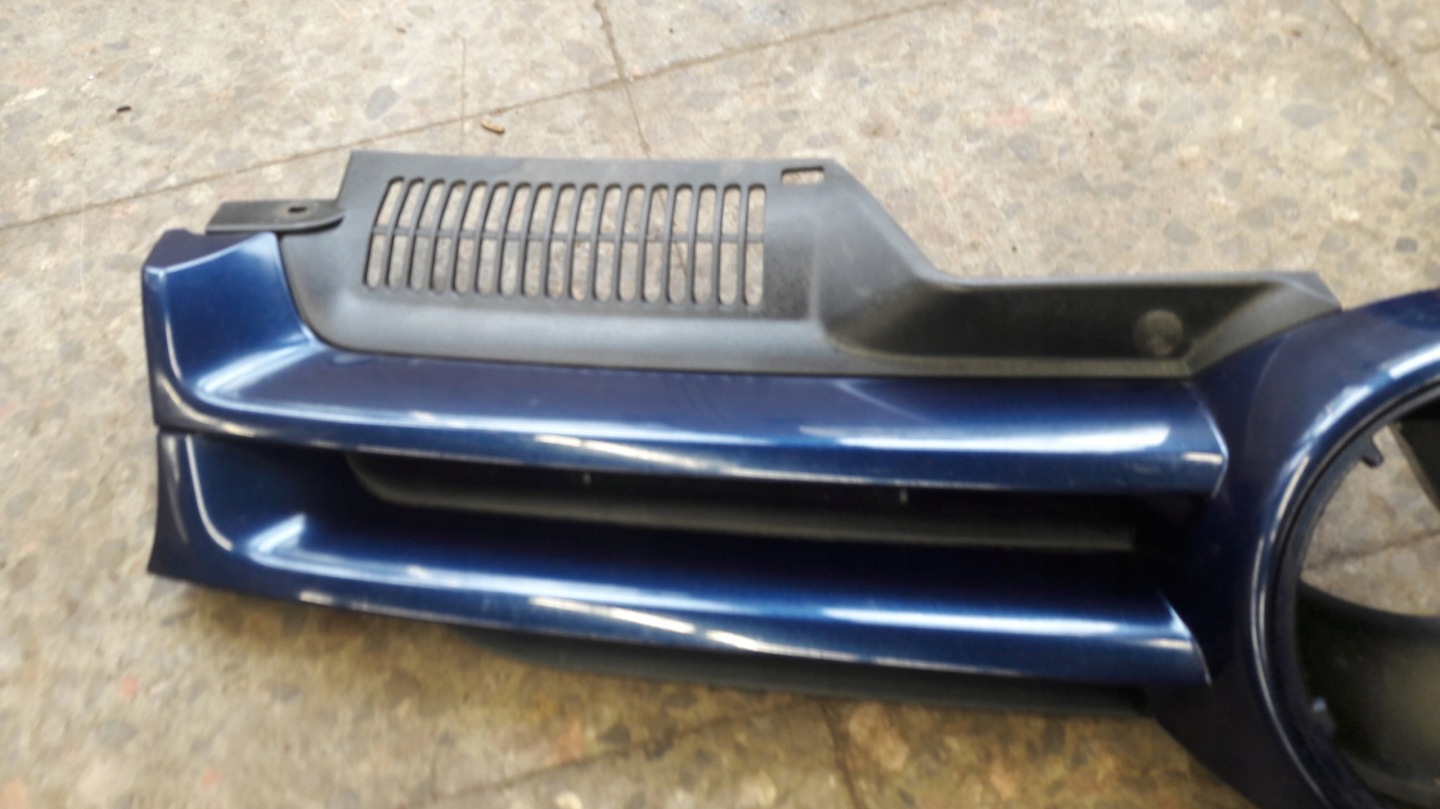 Grill Grill VW GOLF V 2005r K: LD5Q 1K0853651