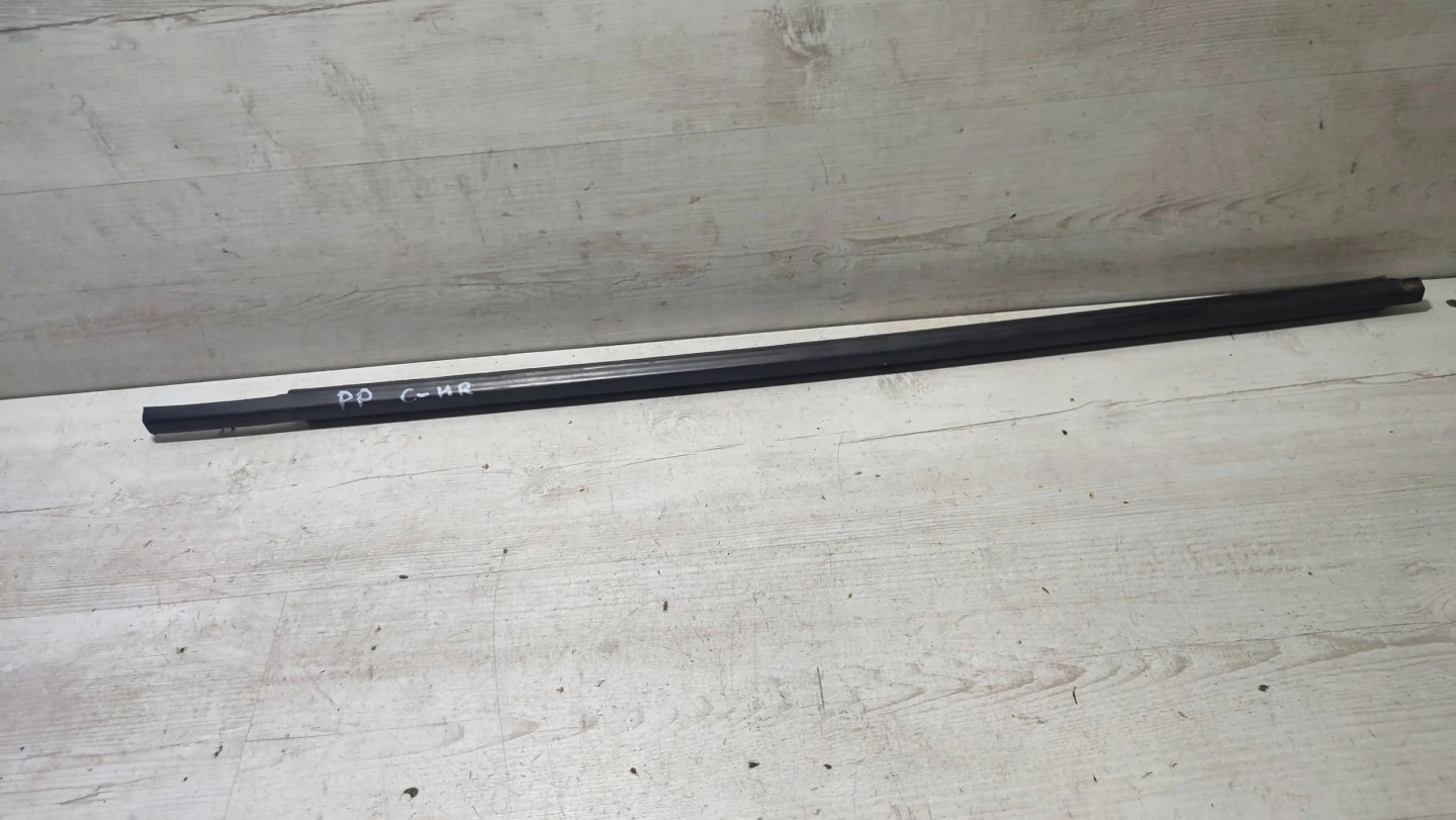 Toyota C-HR and 2019 front side right moulding