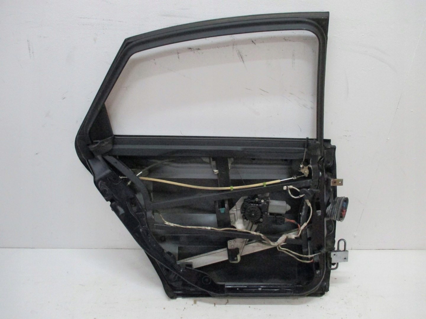 door left rear. AUDI A6 4B0 sedan