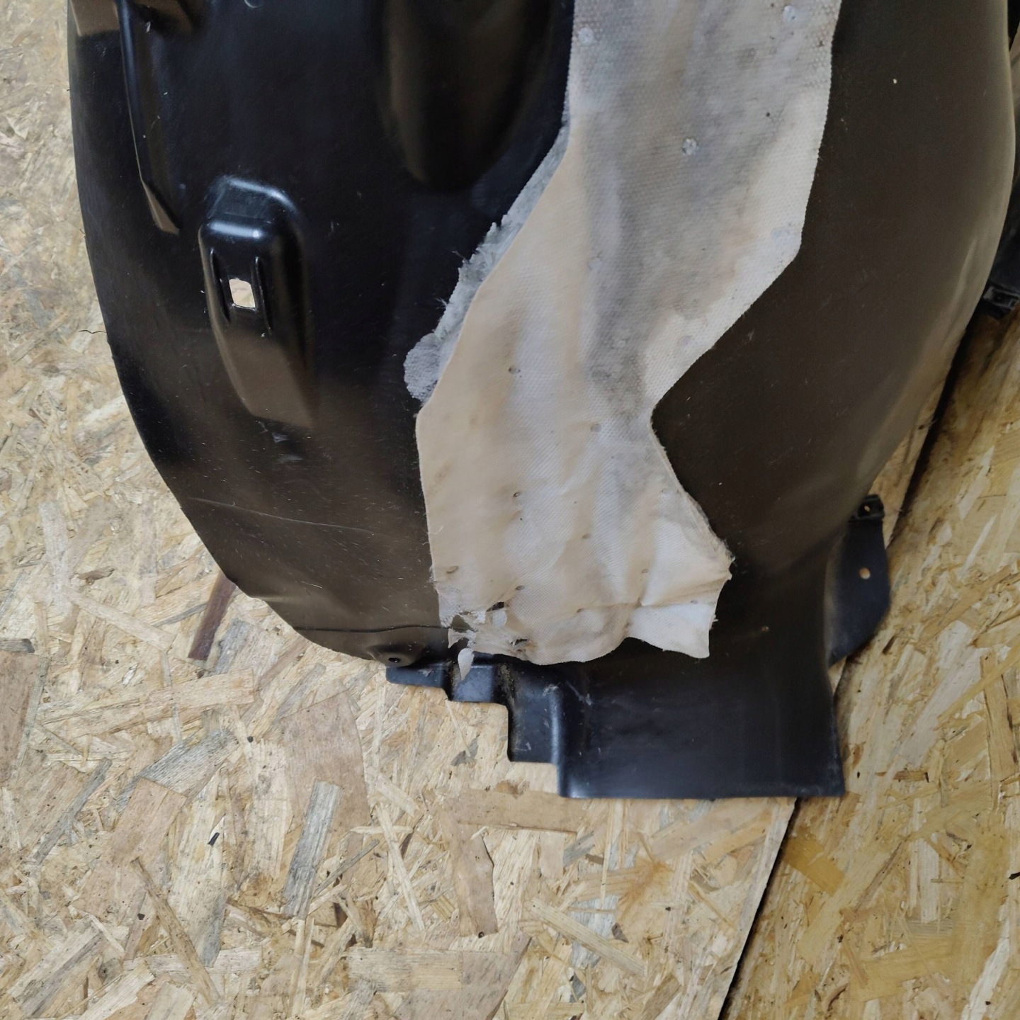 mudguard front front side left Peugeot 5008 II 9825282080