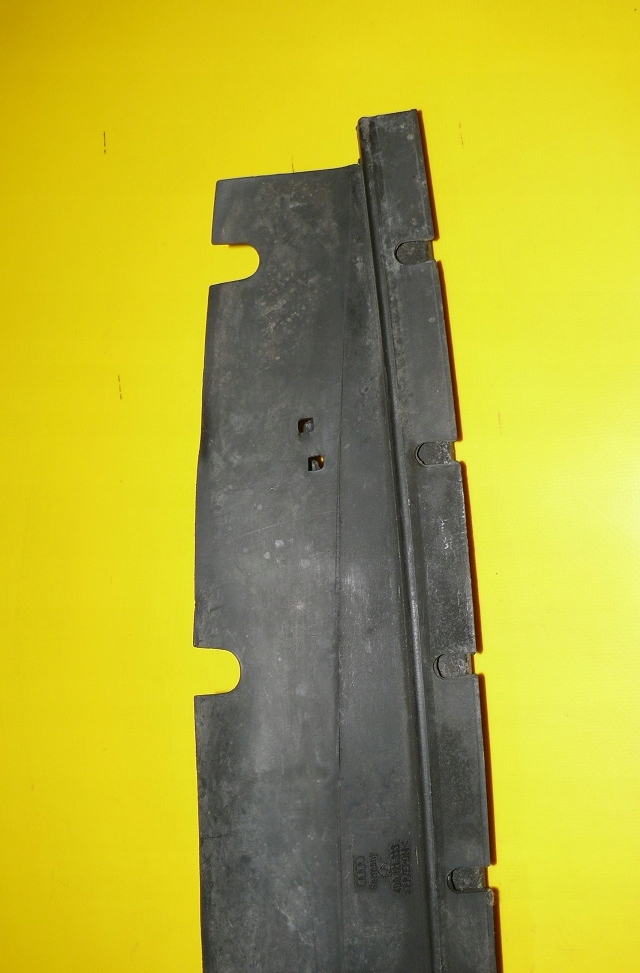 steering wheel, intake air radiator DOL lower AUDI A8 D2 94-98 4D0121333