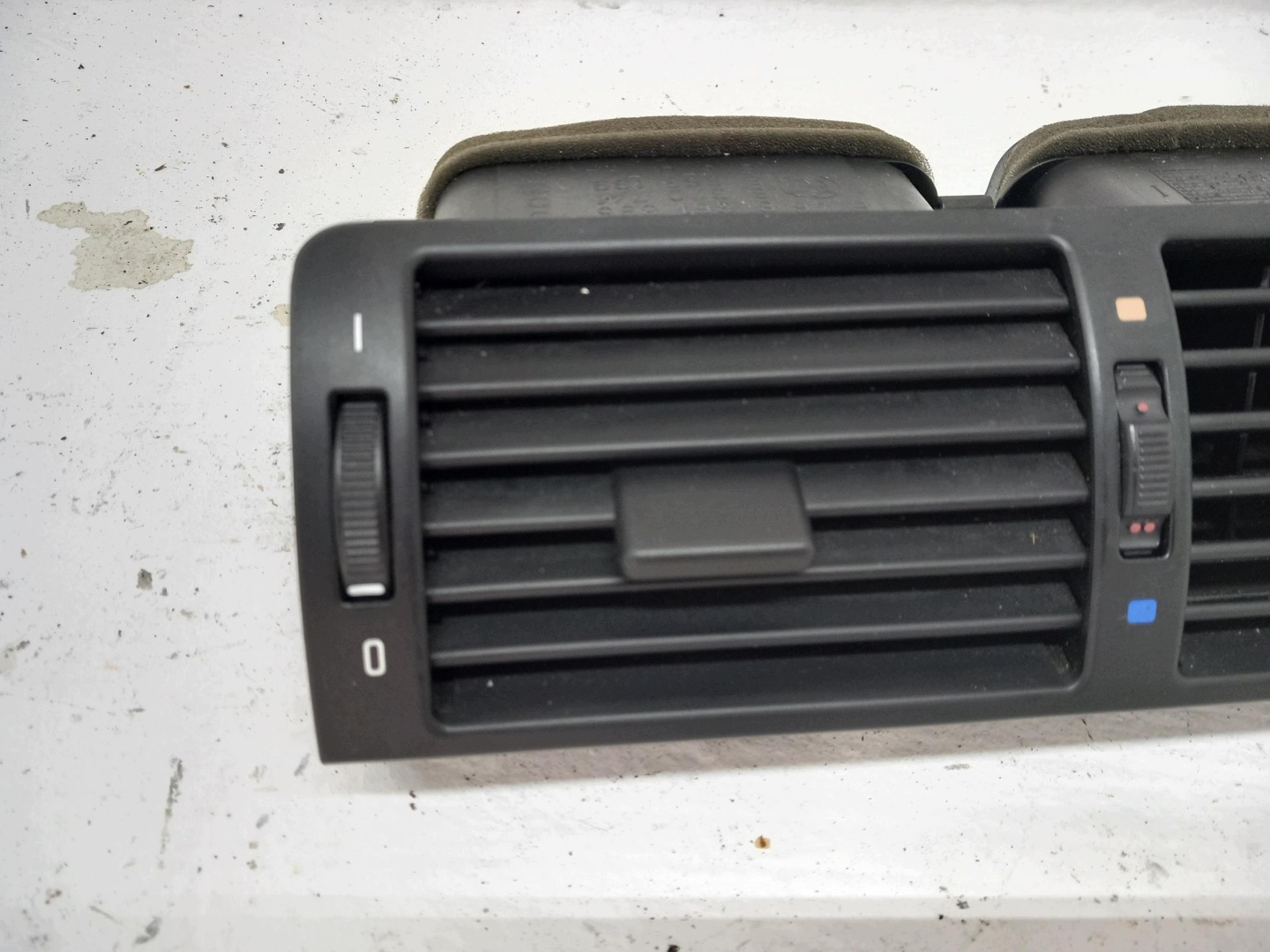 grid air conditioning devices central CENTRALNA of the dashboard BMW 3 E46 OE 8363199