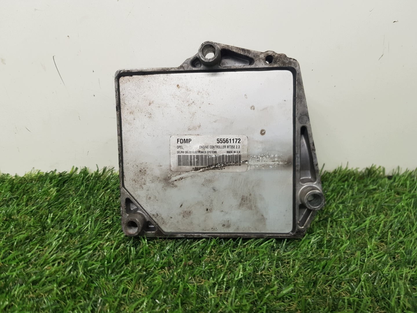 computer of the engine control unit OPEL ASTRA H 55561172