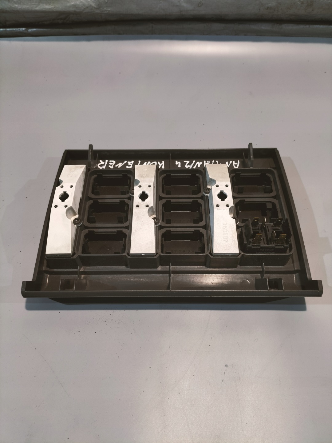 frame PANEL ZASLEPKI PRZYCISKOW SCANIA 4 1346903