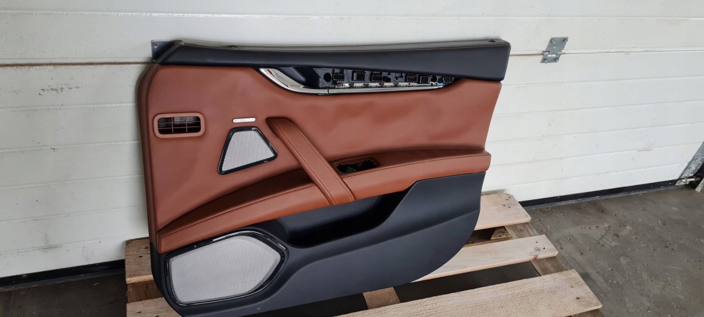 Maserati Quattroporte VI side door right front leather BOWERS WIKILNS