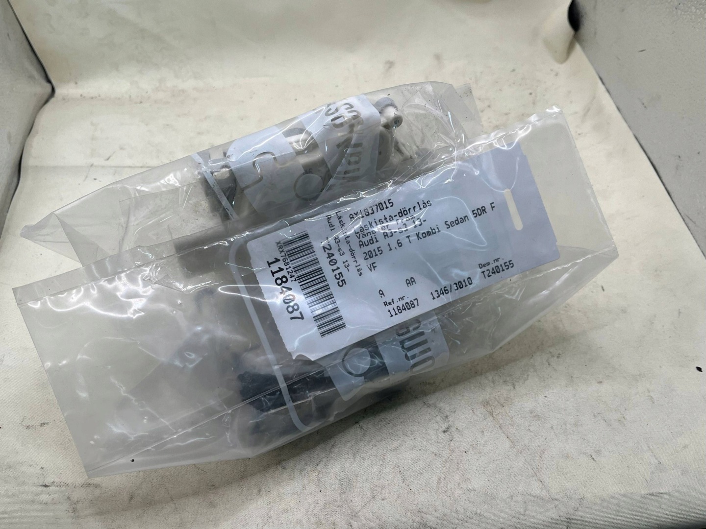 8X1837015, lock door left front AUDI A4 B9 !J