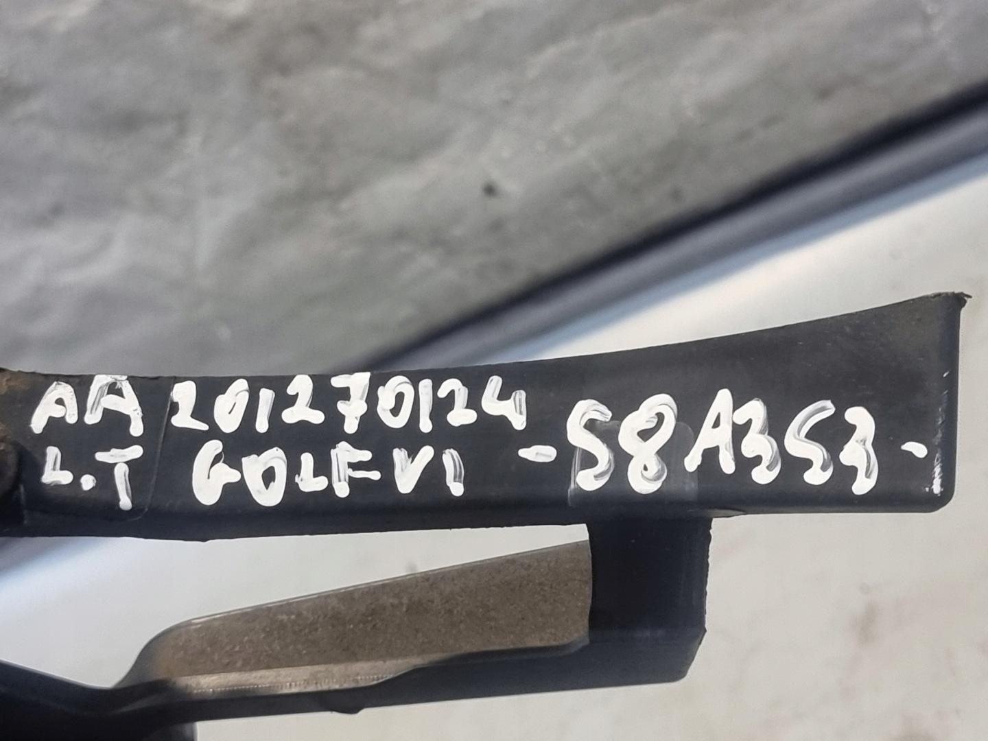 bumper bracket left rear part OE 5K6807393C VW GOLF VI HB 10r