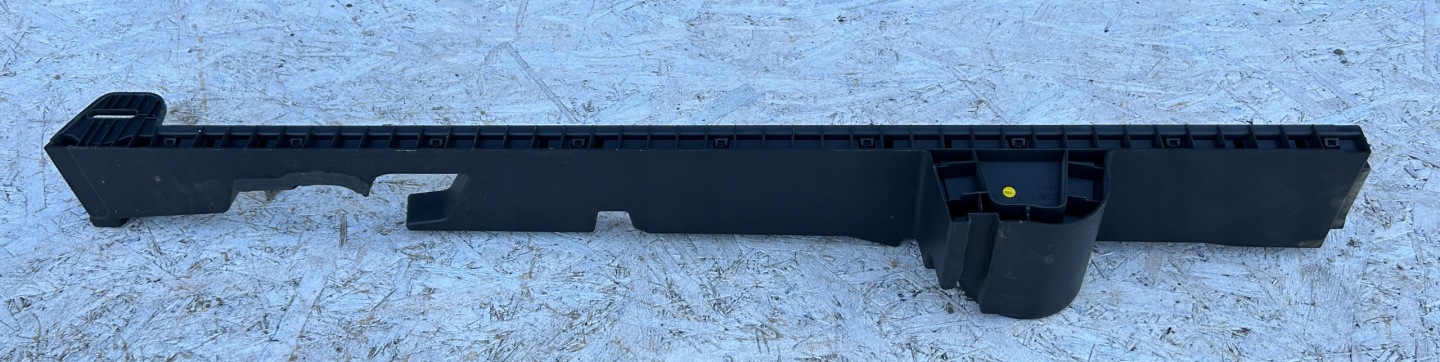 bracket moulding boot right left VW GOLF VII KOMBI 12