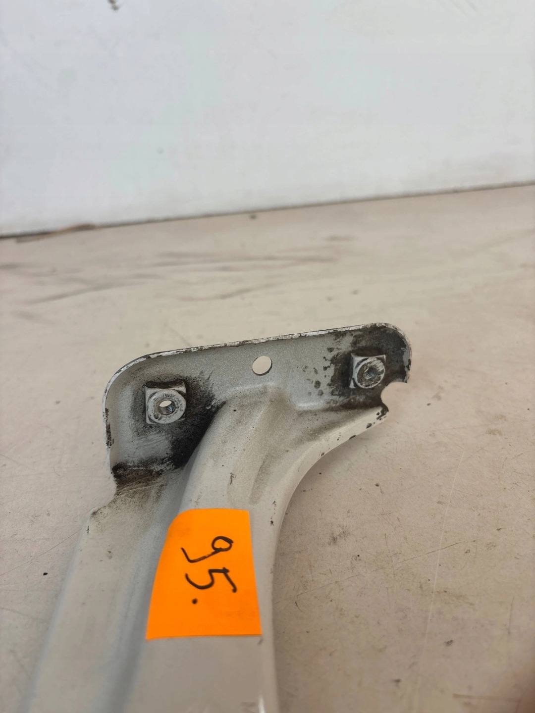 Console Support plaque Aile Droite Skoda Octavia III
