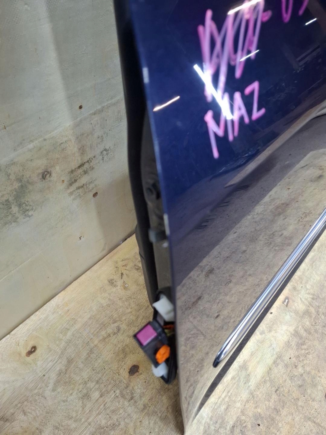 door front left side Volkswagen Touran 2nd facelift 2011