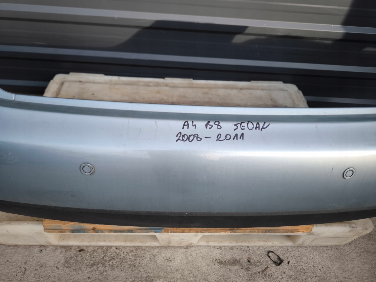 bumper rear part AUDI A4 B8 sedan 2008-2011 PDC DOKLADANE LY5J