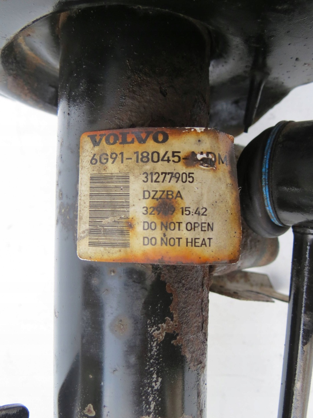 shock absorber right front VOLVO V70 III 6G9118045 31277905