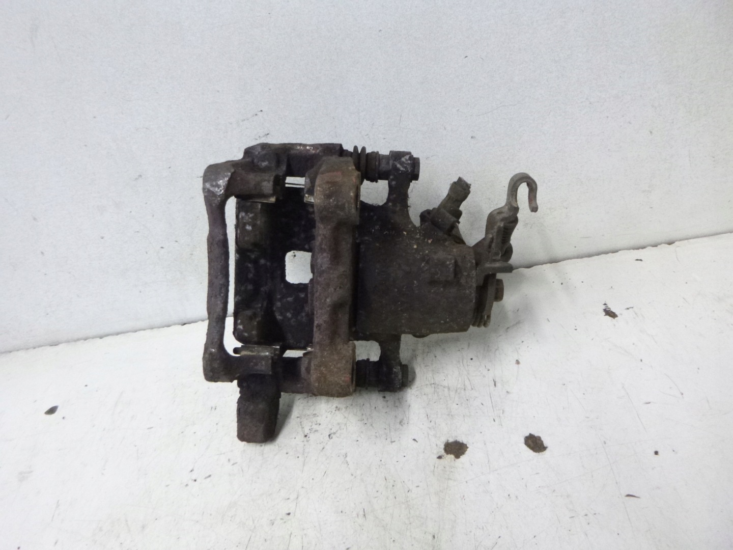 caliper brake rear part left VW Touran and 2.0TDI