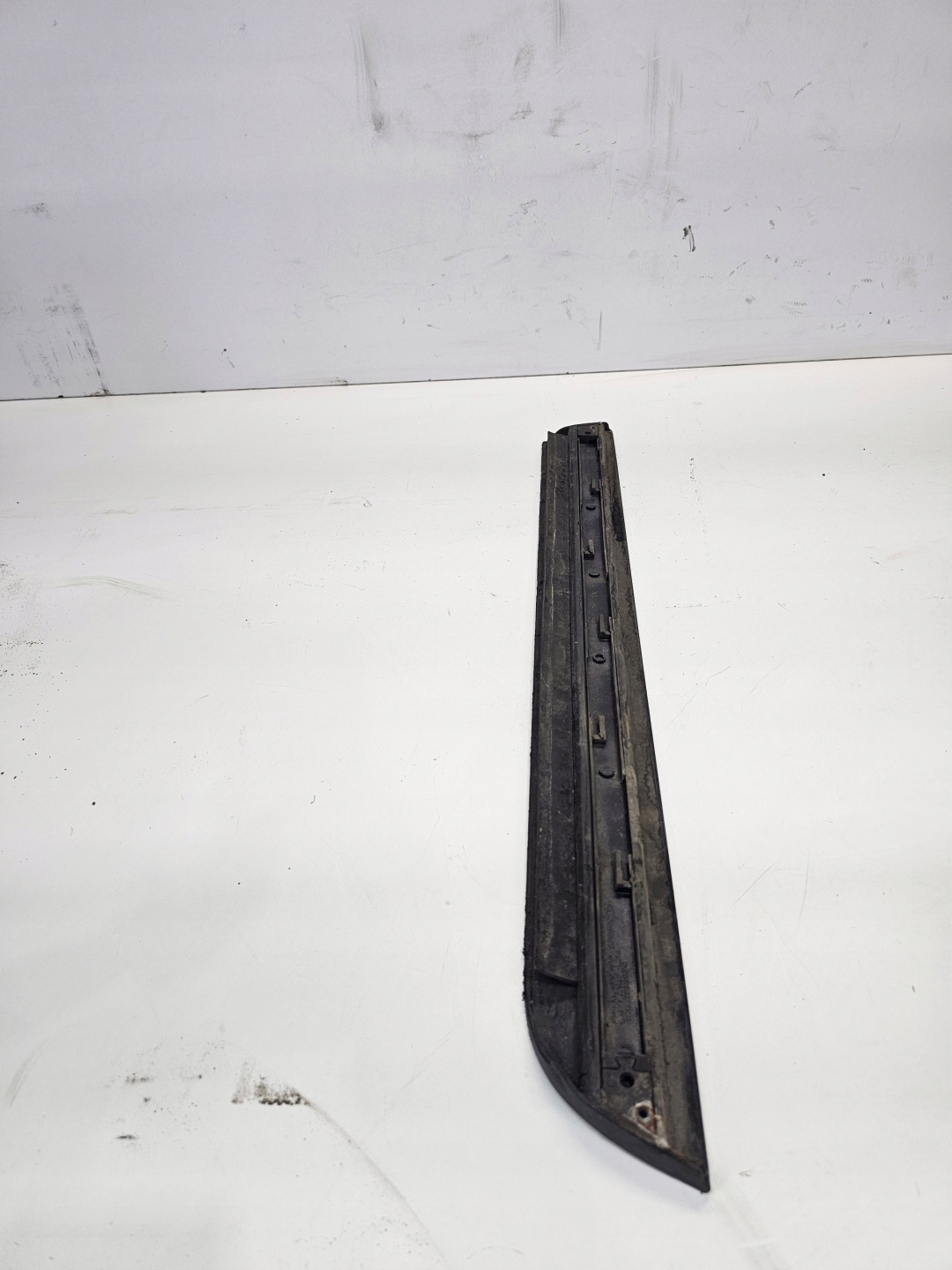moulding lower door right rear part AUDI A4 B6 grey