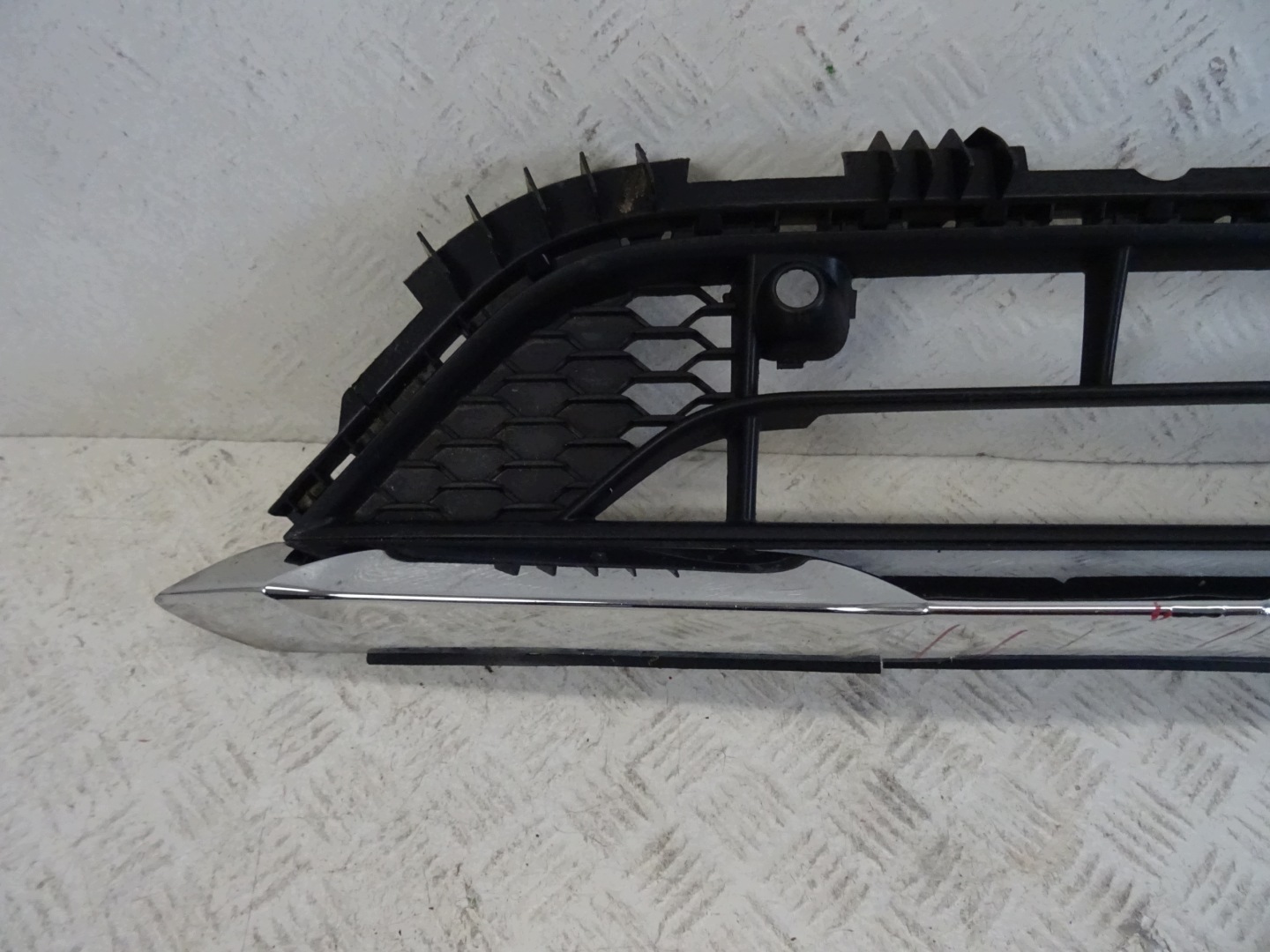 grid of a bumper front front MERCEDES GLB AMG A2478856003